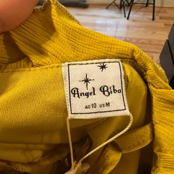 Hello Molly mustard yellow short lace dress - Picture 4 of 5